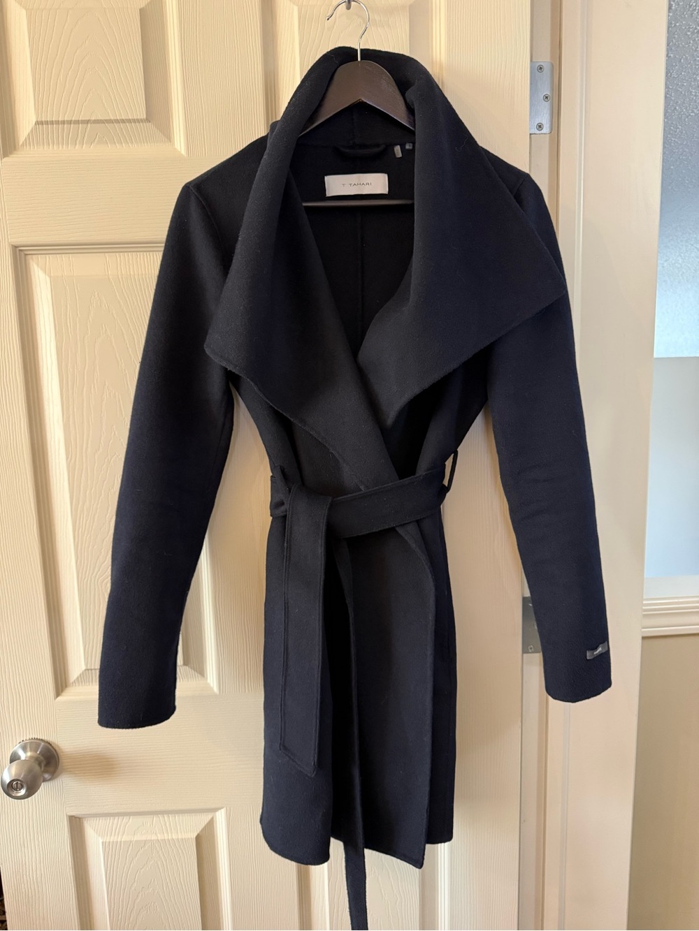 T Tahari Navy Wool Belted Wrap Size Medium